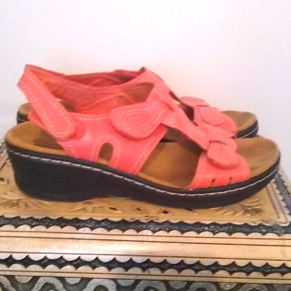 Clark's Collection Sandals Sz 9 - image 3